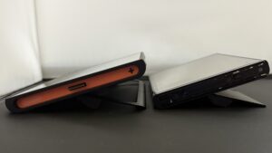Switch2とSwitchの背面スタンド比較